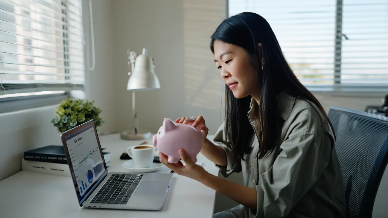 How to Build a $10K Emergency Fund on a $3K Salary in Singapore